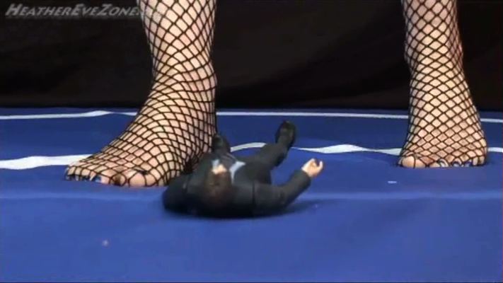 <p>HeatherEve is the queen of giantess and this clip shows why she is the master at FEMDOM and SizeFetish. This clip has allot of footplay.</p>