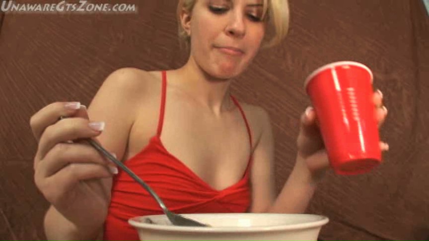 <p>Velvets is eating her cereal and talking about how crunchy her new marshmallows are. this is some really cool cereal vore action.</p>